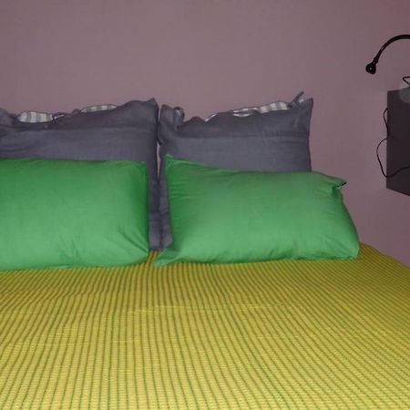 Nice Apartment Near City Center Athene Buitenkant foto