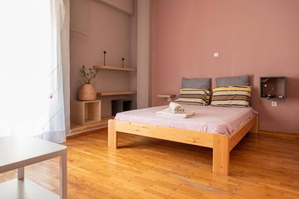 Nice Apartment Near City Center Athene Buitenkant foto