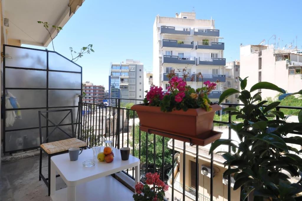Nice Apartment Near City Center Athene Buitenkant foto